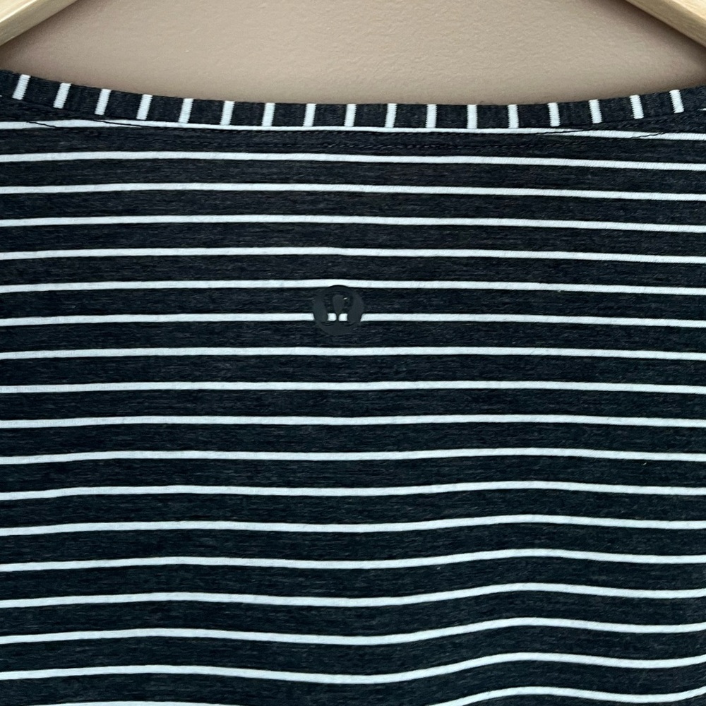 {Lululemon} Back In Action Long Sleeve in Modern Stripe Heathered Black - 8 - Picture 8 of 8